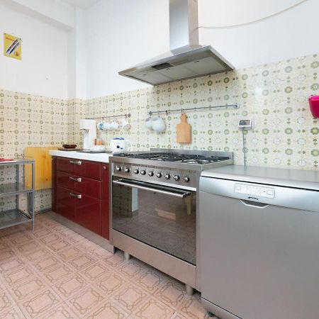 Flaminia Bright & Roomy Apartment 佩萨罗 外观 照片