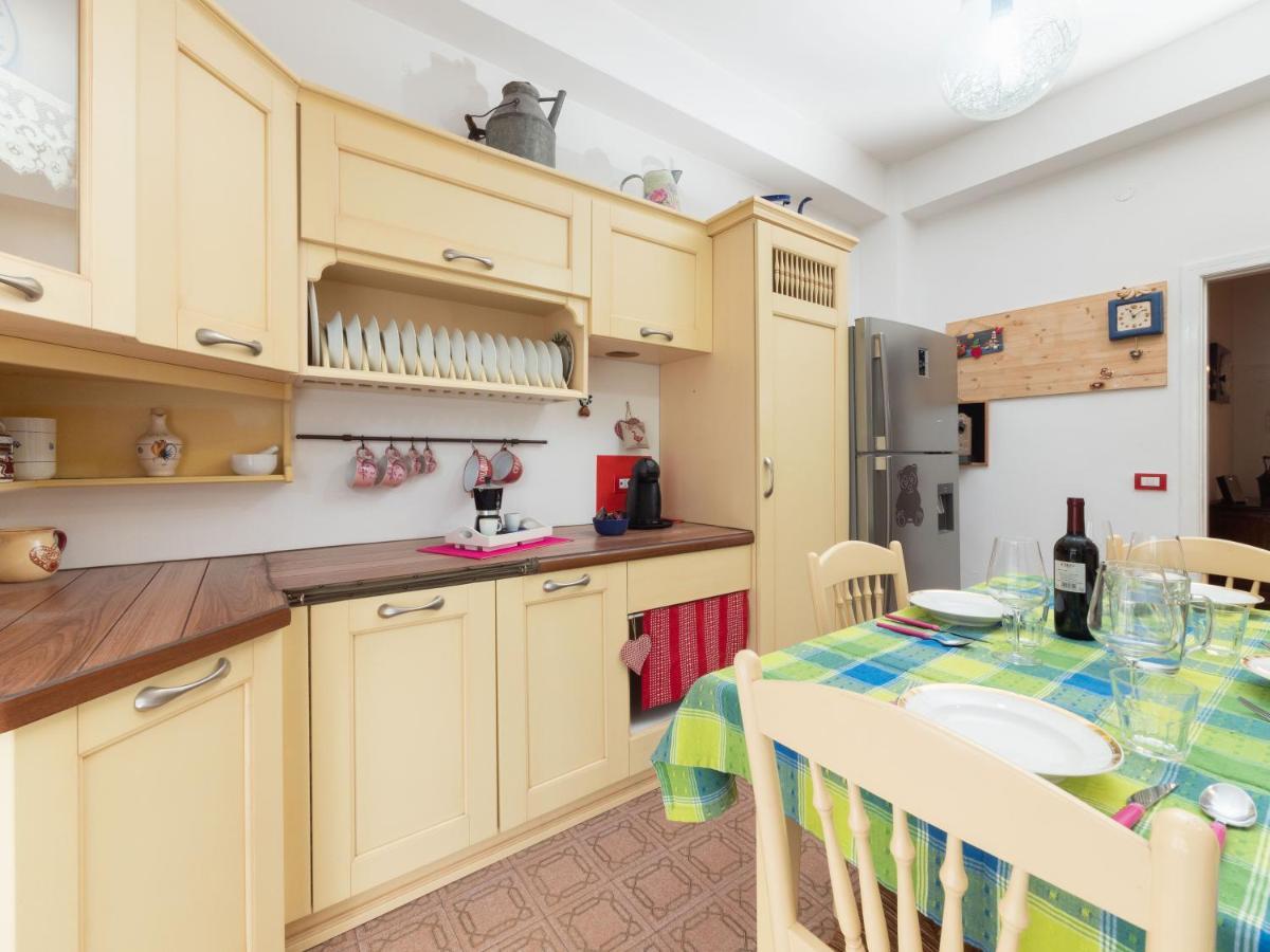 Flaminia Bright & Roomy Apartment 佩萨罗 外观 照片